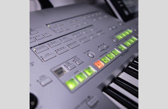 Used Yamaha Tyros 3 Keyboard With MS03 Speakers Trade Price Bargain (SN:BAOP01154) - Image 11